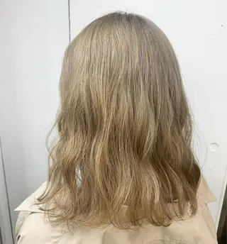 ミディアム fifth所属・きたみ すずのヘアスタイル