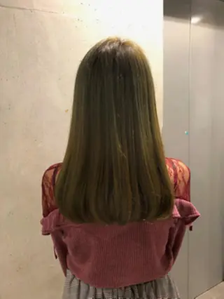 セミロング カラー 是枝 さくらのヘアスタイル