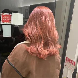 セミロング カラー 海外レイヤー/赤み 消しカラー/上原聖奈のヘアスタイル