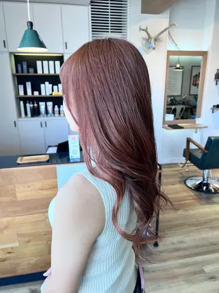 ロング カラー ツキダテ ユイのヘアスタイル