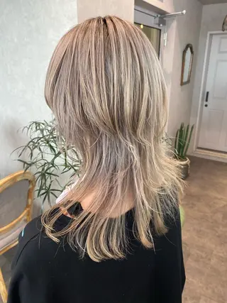 ロング カラー ヘアアレンジ XENA表参道 MIKUのヘアスタイル