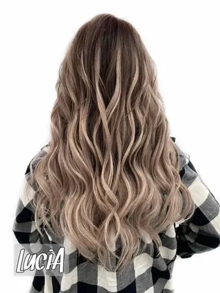 ロング ヘアアレンジ カラー MISAKIエクステ ブリーチ\5900のヘアスタイル