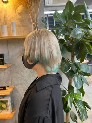 ショート カラー ハイトーンカラ ー/小川のヘアスタイル