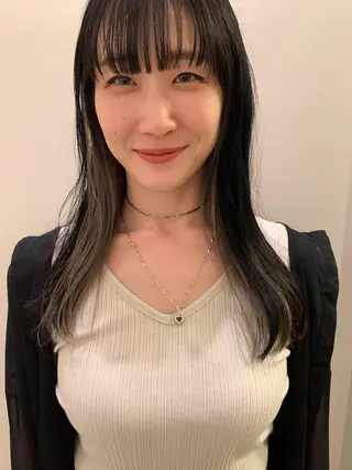 セミロング カラー la fith所属・rico_by ヘアとアイブロウのヘアスタイル