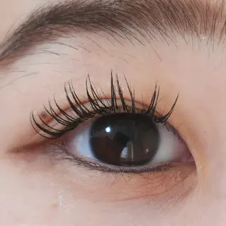 マツエク・マツパ 💜bora .のネイルデザイン