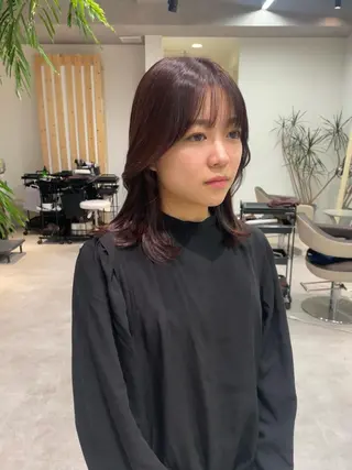 ミディアム カラー レイヤー/顔まわり カット/地毛風カラーのヘアスタイル