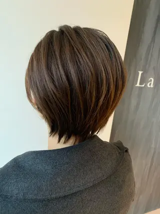 ショート 髪質改善＆ハイトーンカラー Cica神戸三宮元町店所属・福田 美波のヘアスタイル