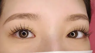 マツエク・マツパ アイフラッシュ京阪百貨店くずはモール店所属・北脇 愛望のマツエク・マツパデザイン