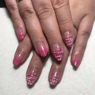 ネイル ECLAT エクラ所属・寺山 千鶴のネイルデザイン