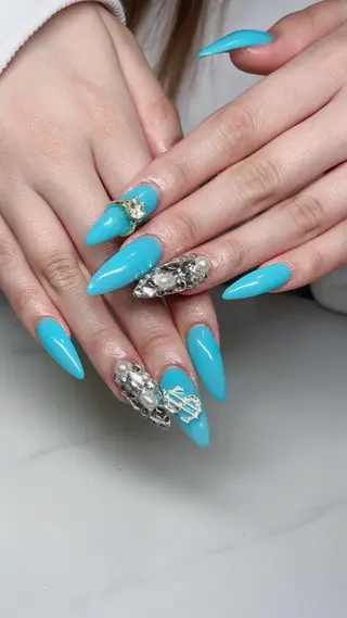 ネイル AngelChris ビューティーサロンのネイルデザイン