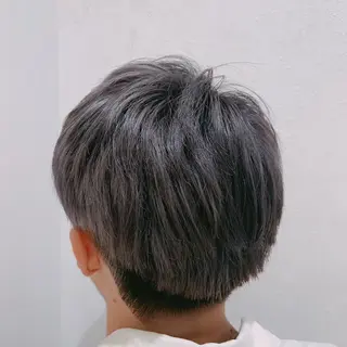 ショート カラー メンズ ハイトーンカラー🤍 山下 優華のヘアスタイル