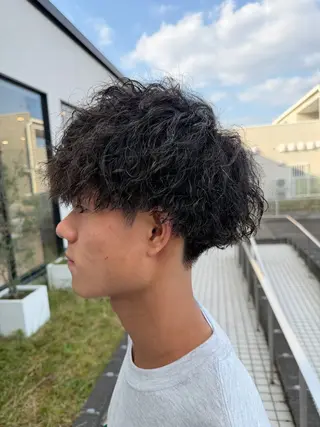 パーマ メンズ 鈴木 瑛介のヘアスタイル