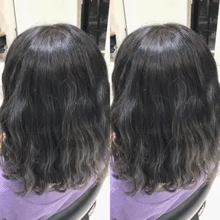 ミディアム カラー 荒木 依莉亜のヘアスタイル
