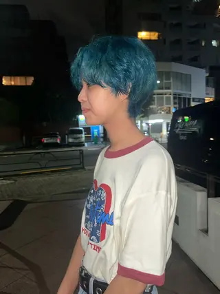 ショート カラー Haco＋所属・ウルフ/レイヤー Miinaのヘアスタイル