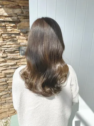 セミロング 髙井 麻帆のヘアスタイル