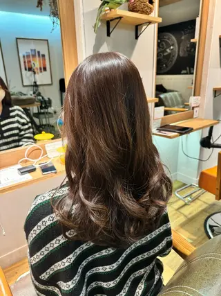 ロング カラー ツキダテ ユイのヘアスタイル