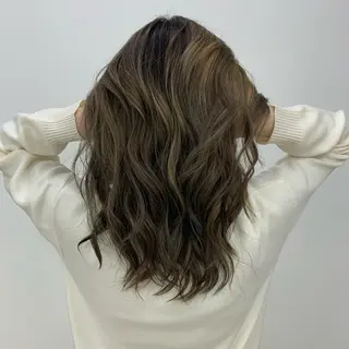 ミディアム 心斎橋/海外レイヤー 募集中三好玲奈のヘアスタイル