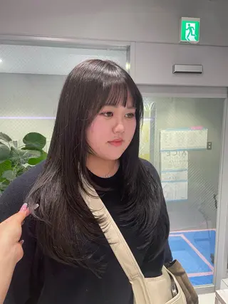 ロング 菜々🫧新宿 透明感ケアブリーチのヘアスタイル