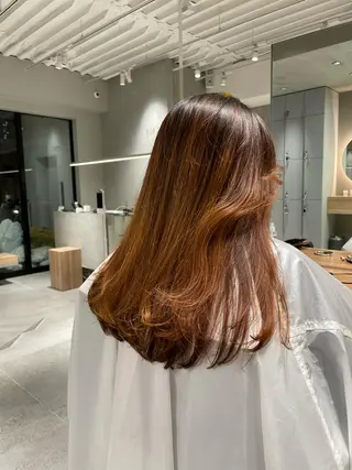 ロング hollo 原宿所属・ハイトーンカラー/ ダブルカラー/EMIのヘアスタイル