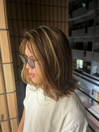 カラー ユイ☆ハイトーン ☆ブリーチデザインのヘアスタイル