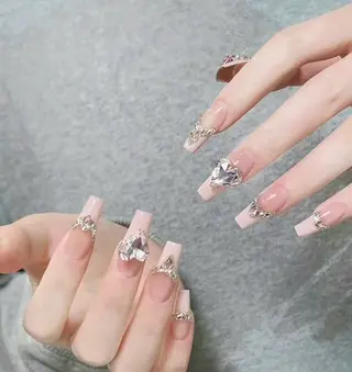 ネイル 高木 維麗絲のネイルデザイン