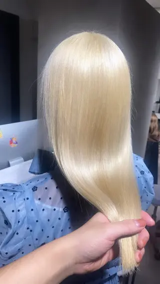 カラー Seleneコウキ ブリーチ/ハイトーンのヘアスタイル