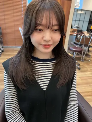 セミロング カラー しみず さくら🌸のヘアスタイル