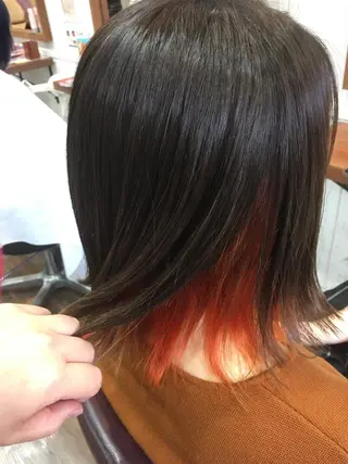 カラー 塩崎 明菜のヘアスタイル
