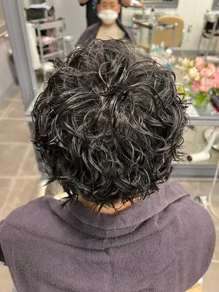 ショート パーマ アートラッシュフォーヘア所属・柴田 新菜のヘアスタイル