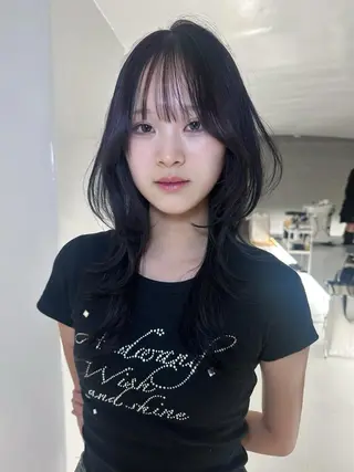 セミロング カラー RiA/レイヤーカッ ト/ハッシュカットのヘアスタイル