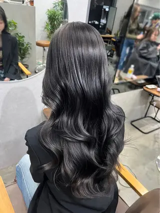 ロング maya レイヤーカットのヘアスタイル