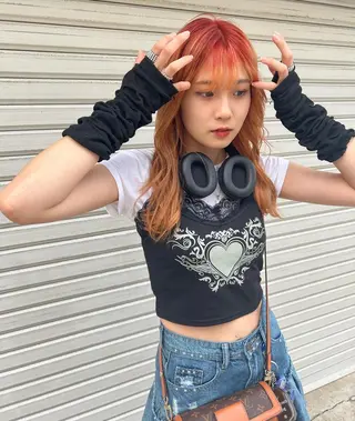 セミロング カラー ブリーチカラーが人気 onnuのヘアスタイル