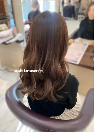 セミロング 🎀透明感カラー 🐈ナズナのヘアスタイル