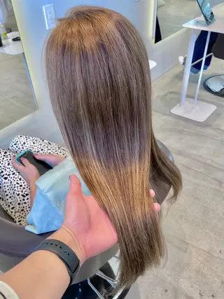 カラー OCHIAI KEISUKEのヘアスタイル