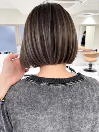 ショート カラー 艶髪ハイトーン 💎凜💎のヘアスタイル