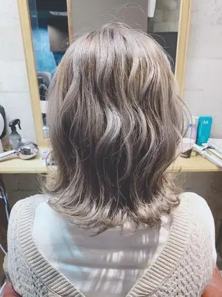 ミディアム ヘアリゾートA i 秋葉原店のヘアスタイル