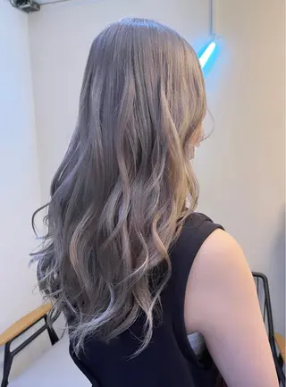 ロング カラー ヘアアレンジ ハイトーンカラー 🦋yuri🦋のヘアスタイル