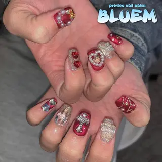 ネイル BLUEM なな🐶のネイルデザイン