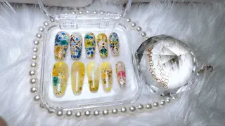 ネイル beauty park partage所属・藤 井のネイルデザイン