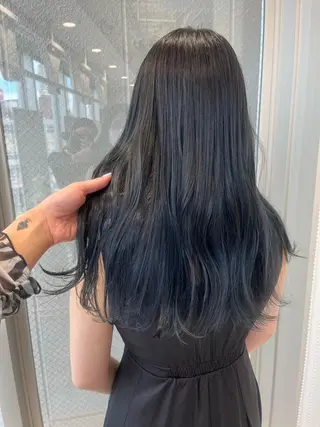 セミロング ウルフカット／吉村 桃子のヘアスタイル