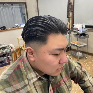 ショート メンズ 海老原 コウのヘアスタイル