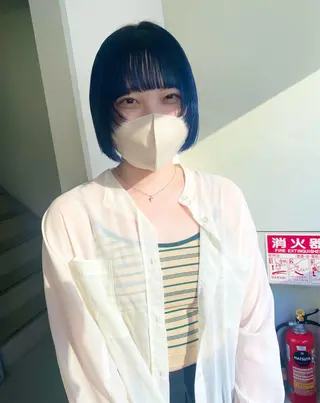 ショート 髪と音処　マトぺ所属・デザインカラー/ボブ ブリーチカラー/ユリのヘアスタイル