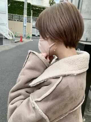 ショート カラー 艶ハイトーン/ヘア アレンジAYAKAのヘアスタイル