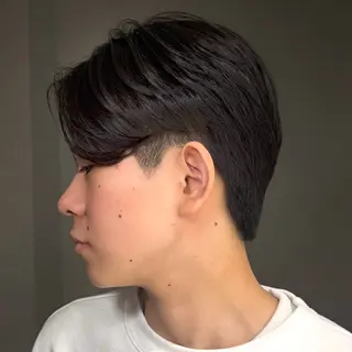 メンズ GO TODAY シェアサロン　原宿　Verno店所属・センターパート特化/ メンズカット/ヒロキのヘアスタイル