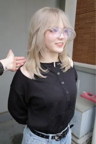 ミディアム カラー SALOWIN所属・ブリーチ✨ ボブ✨レイヤーのヘアスタイル