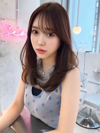 ミディアム カラー Loom by Sea 新宿所属・🦋Kaede/艶/ レイヤー/ミディアムのヘアスタイル