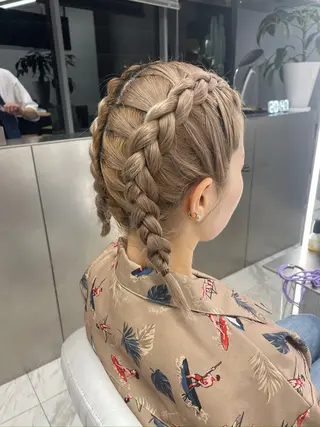 ミディアム ヘアアレンジ 菜々🫧新宿 透明感ケアブリーチのヘアスタイル