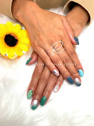 ネイル R MIIのネイルデザイン