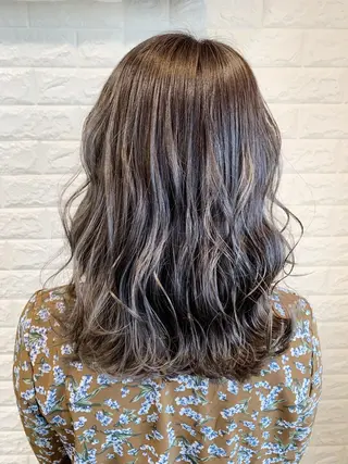 セミロング カラー ヘアアレンジ 🌿‬ ܸAir 透明感🌱西村知佳のヘアスタイル