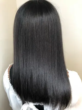 ロング カラー ウルフカット／吉村 桃子のヘアスタイル